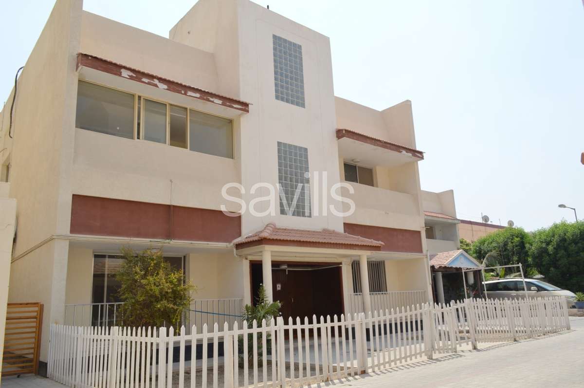 Offer Now! FourBedroom Villa + Maid's Room with Toilet in Um al hassam