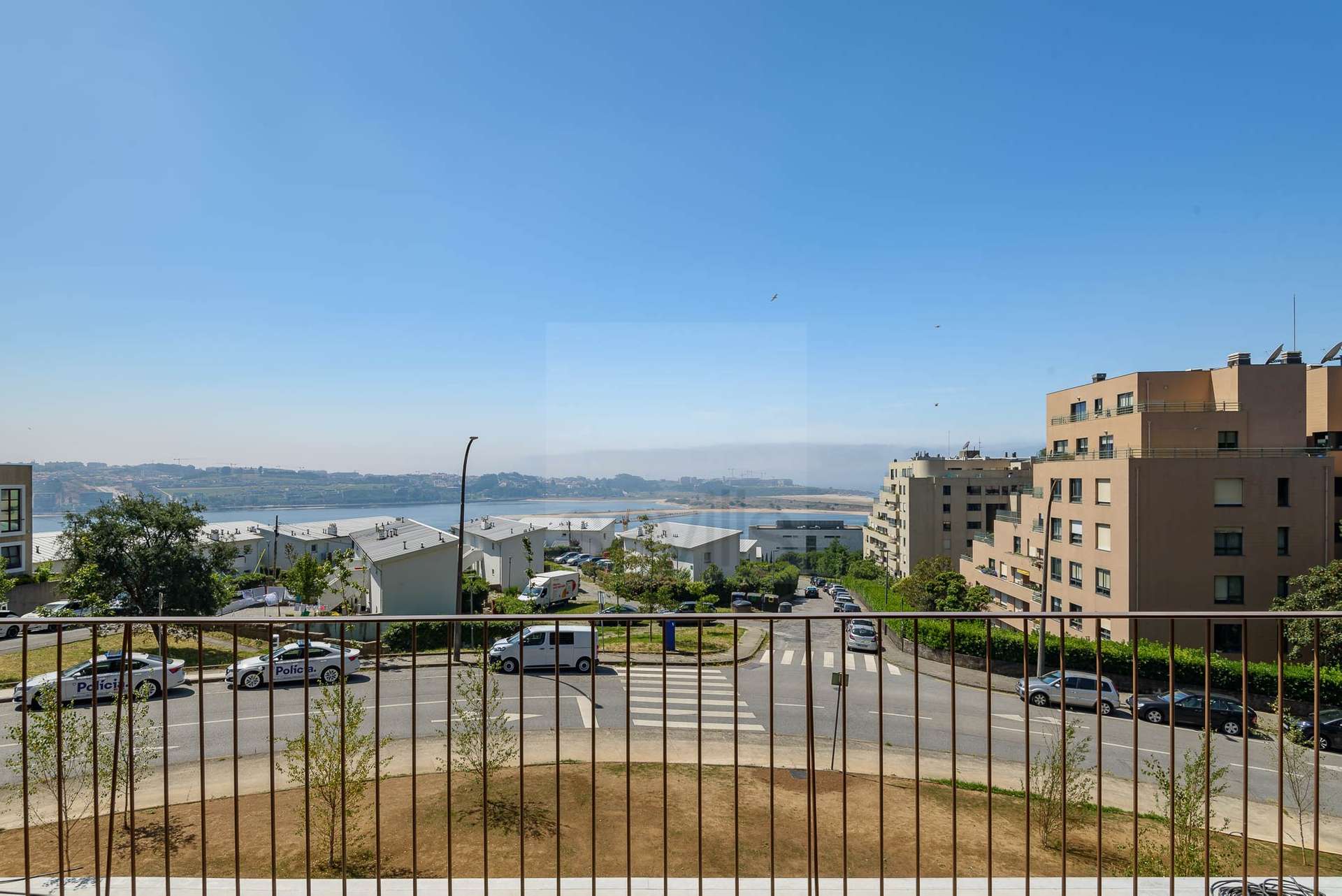 2bedroom apartment in Miramar Tower, in Foz do Douro, with balcony