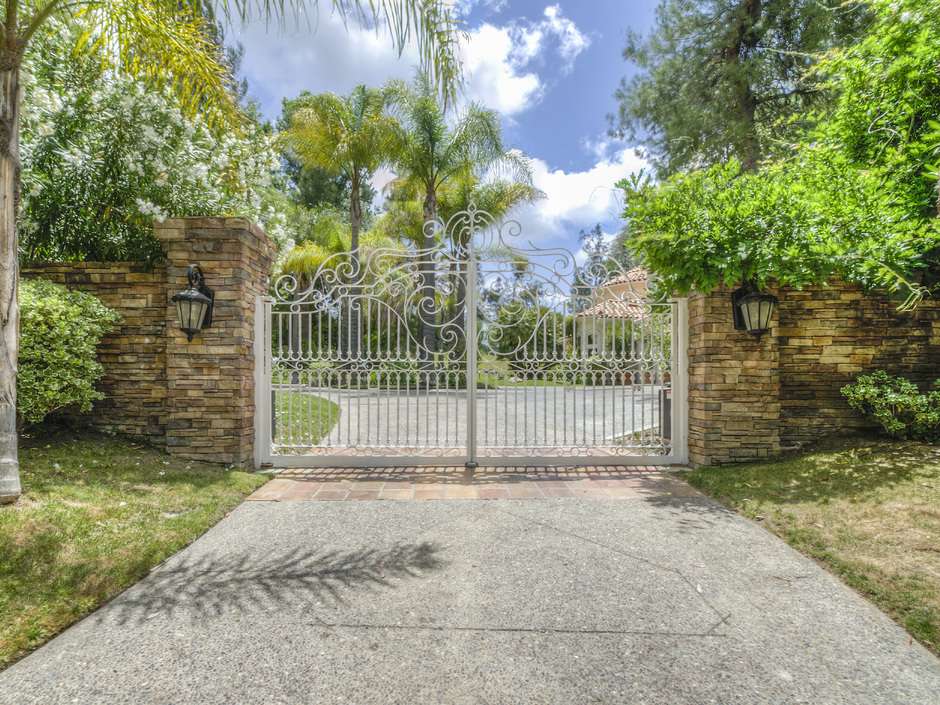 Calabasas, CA 91302 Property to rent Savills