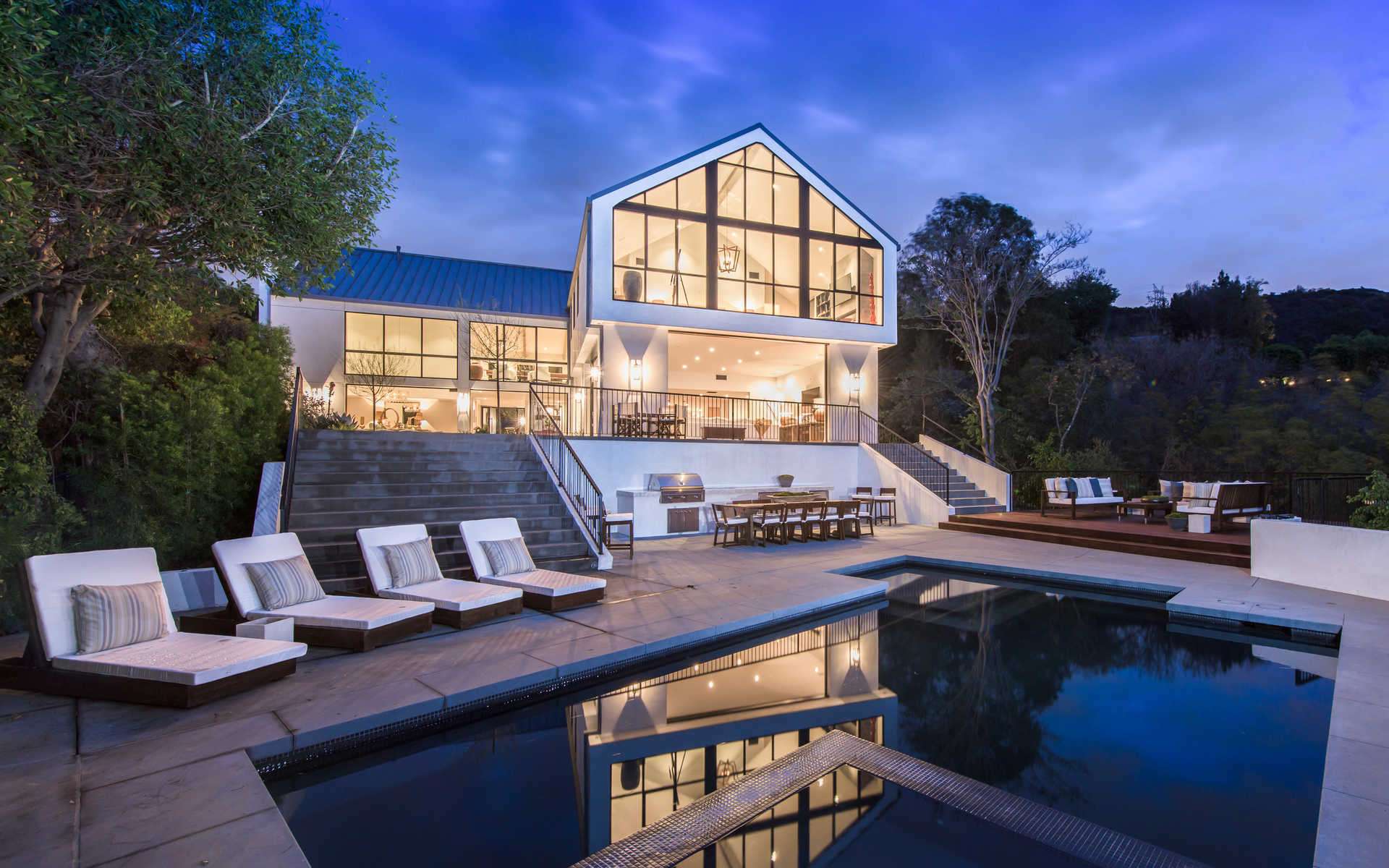 Brentwood, CA 90049 Własność na sprzedaż Savills