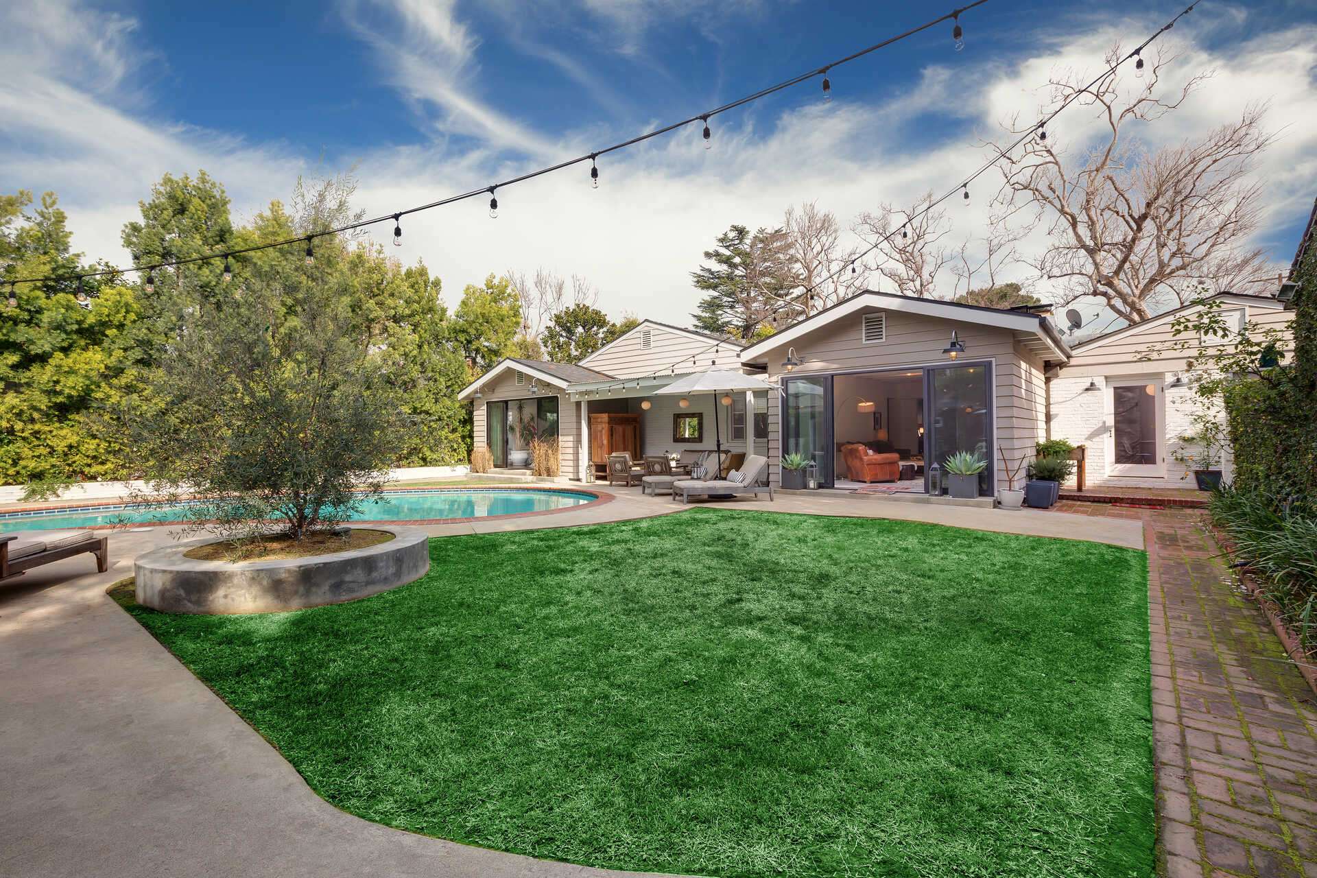 Valley Village, CA 91607 Bất động sản để bán Savills